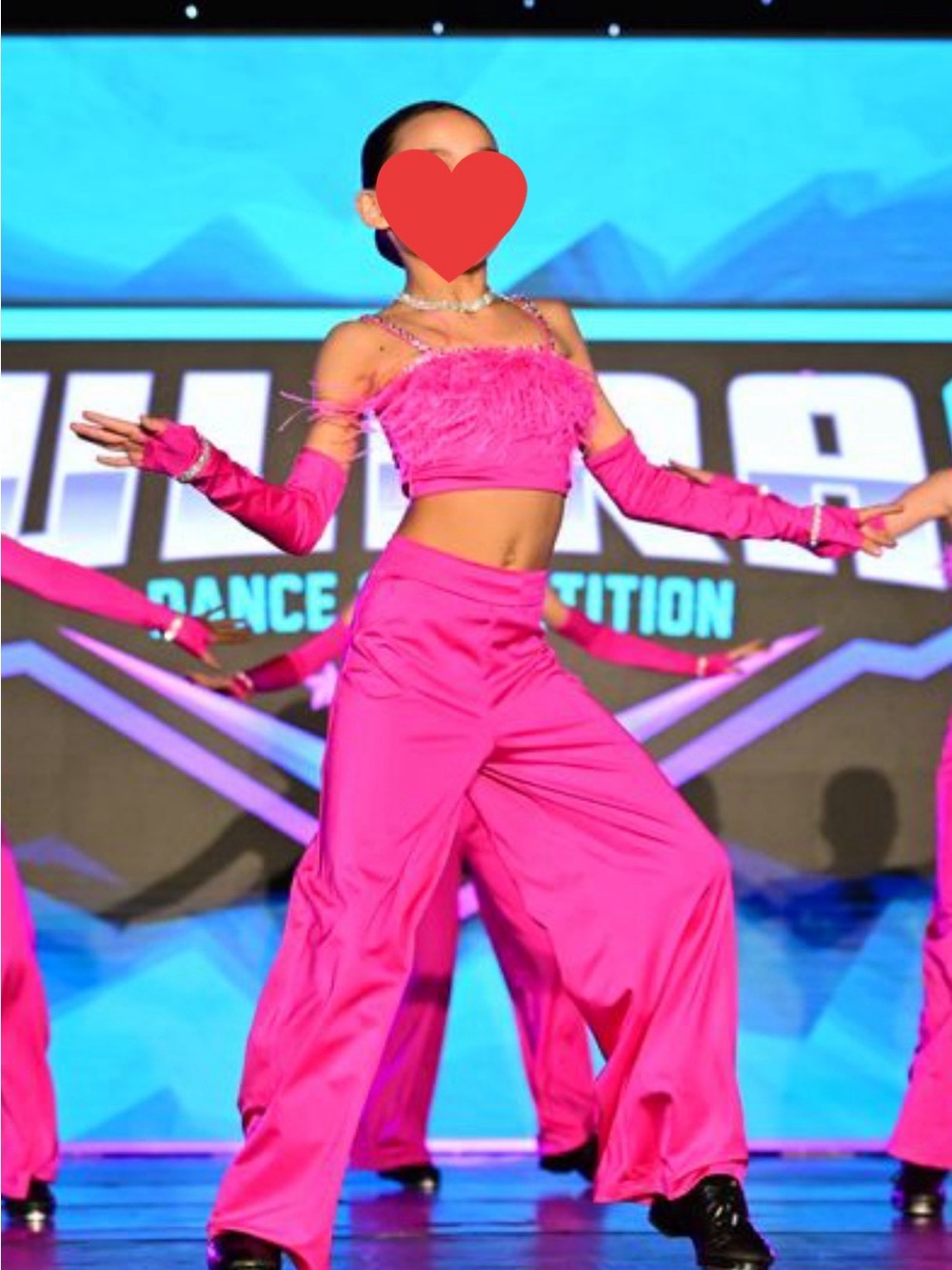 Kelle costumes magenta 3 piece & jewelry size CM - Picture 2 of 5